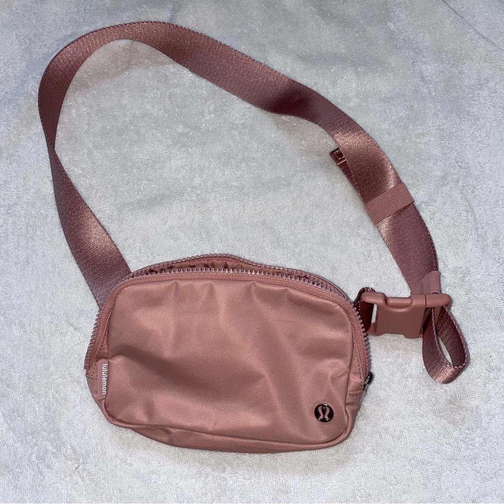 Lululemon belt bag